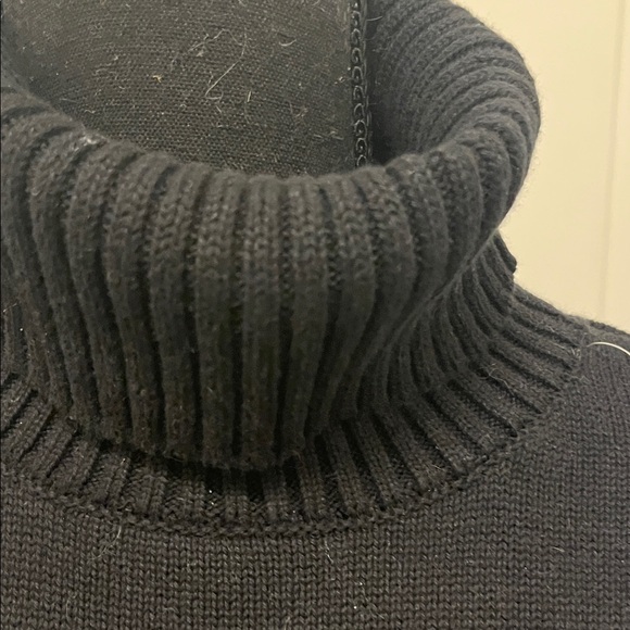 GAP Heavy Black Turtleneck Sweater - Picture 2 of 6